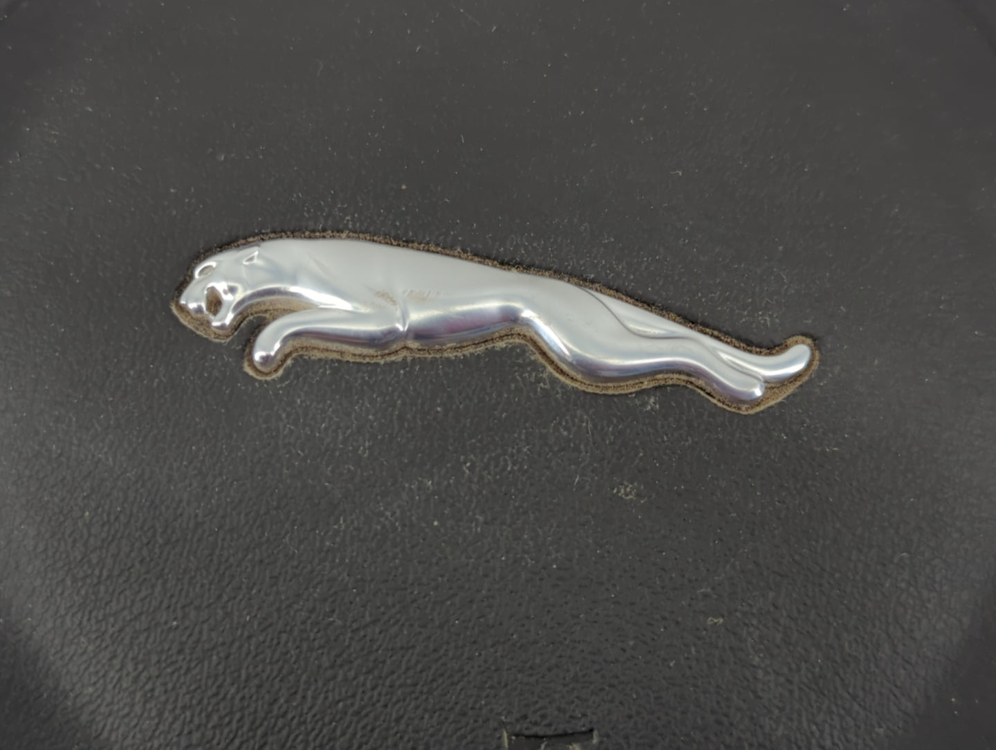 2018-2020 Jaguar F-Pace Air Bag Driver Left Steering Wheel Mounted P/N:308884010-AB Fits Fits 2018 2019 2020 OEM Used Auto Parts - Oemusedautoparts1.com