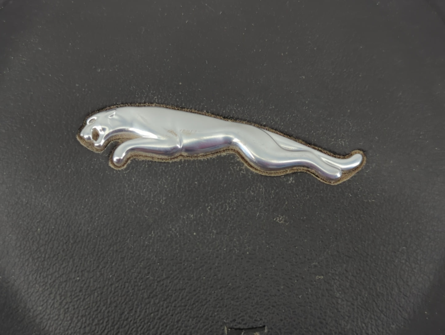 2018-2020 Jaguar F-Pace Air Bag Driver Left Steering Wheel Mounted P/N:308884010-AB Fits Fits 2018 2019 2020 OEM Used Auto Parts - Oemusedautoparts1.com