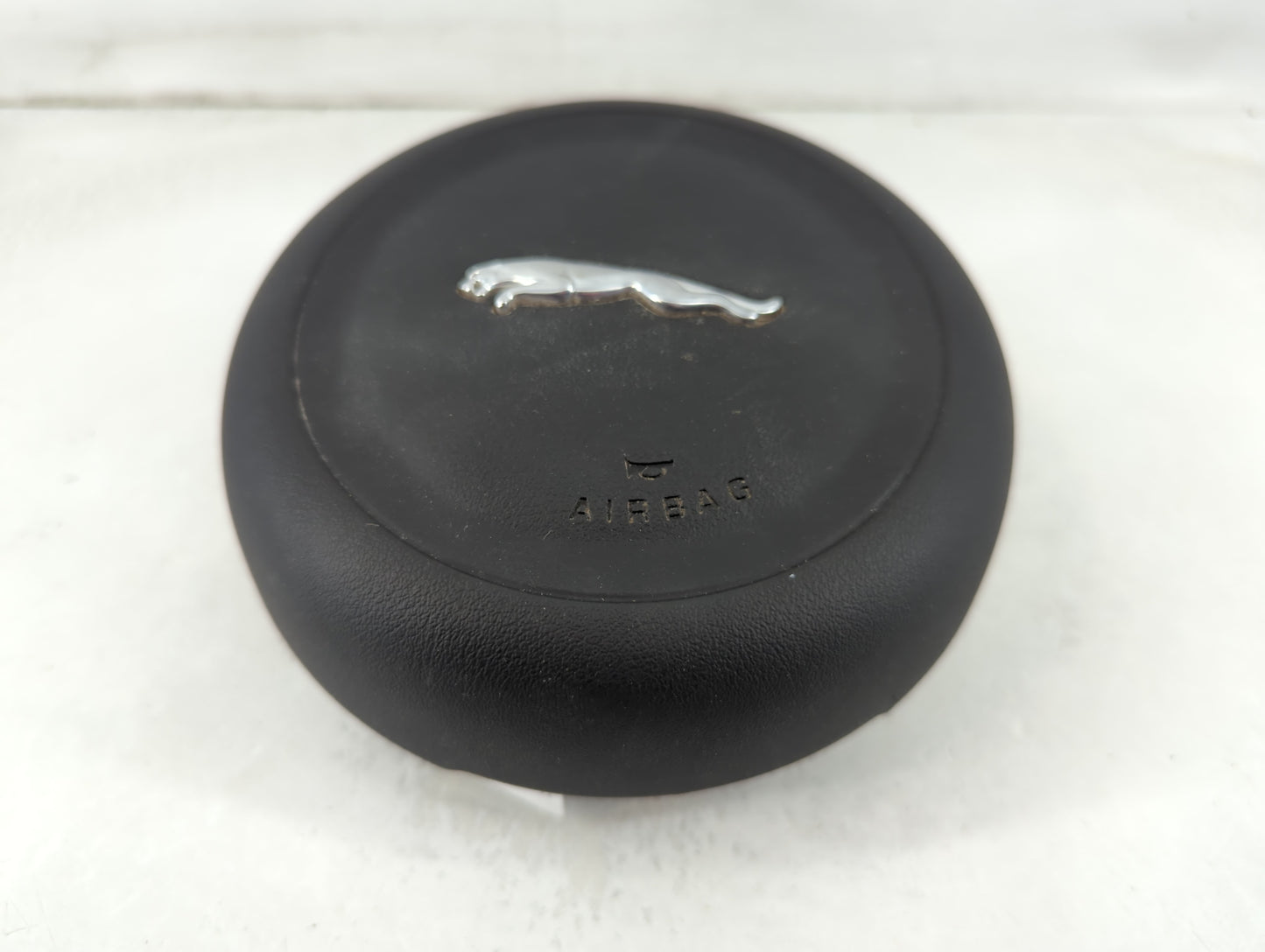 2018-2020 Jaguar F-Pace Air Bag Driver Left Steering Wheel Mounted P/N:308884010-AB Fits Fits 2018 2019 2020 OEM Used Auto Parts - Oemusedautoparts1.com