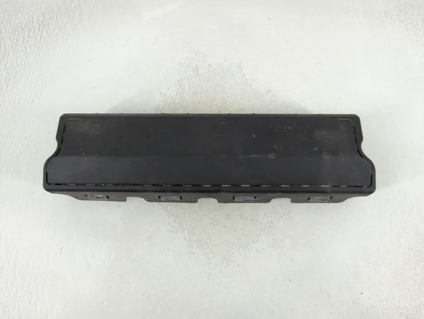 2014-2016 Chevrolet Impala Air Bag Driver Left Knee OEM P/N:23196891 Fits Fits 2014 2015 2016 OEM Used Auto Parts - Oemusedautoparts1.com
