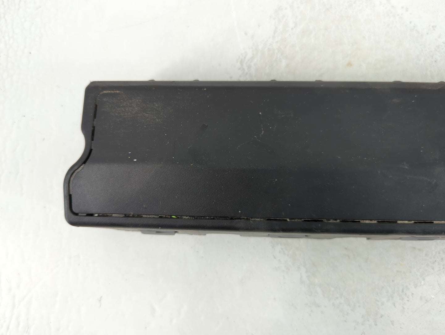 2014-2016 Chevrolet Impala Air Bag Driver Left Knee OEM P/N:23196891 Fits Fits 2014 2015 2016 OEM Used Auto Parts - Oemusedautoparts1.com