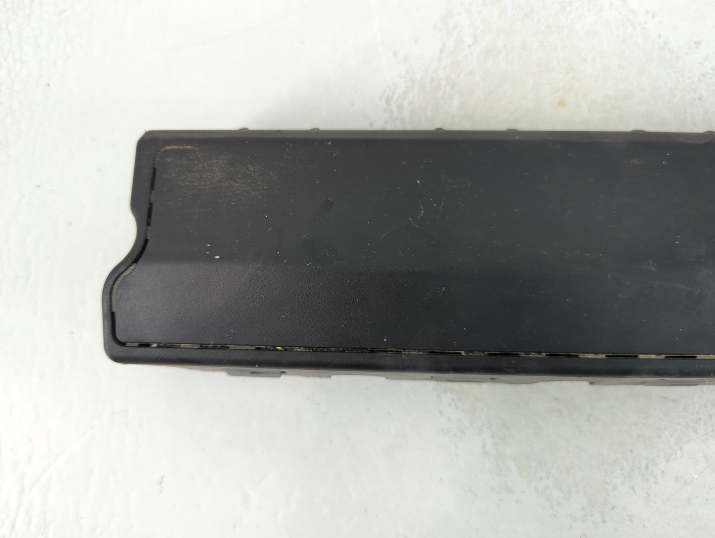 2014-2016 Chevrolet Impala Air Bag Driver Left Knee OEM P/N:23196891 Fits Fits 2014 2015 2016 OEM Used Auto Parts - Oemusedautoparts1.com