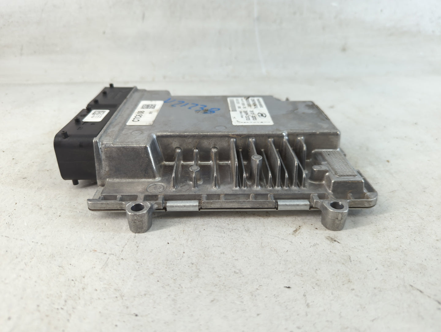 2020 Hyundai Santa Fe PCM Engine Control Computer ECU ECM PCU OEM P/N:39170-2GTC6 39171-2GTC6 Fits OEM Used Auto Parts - Oemusedautoparts1.com