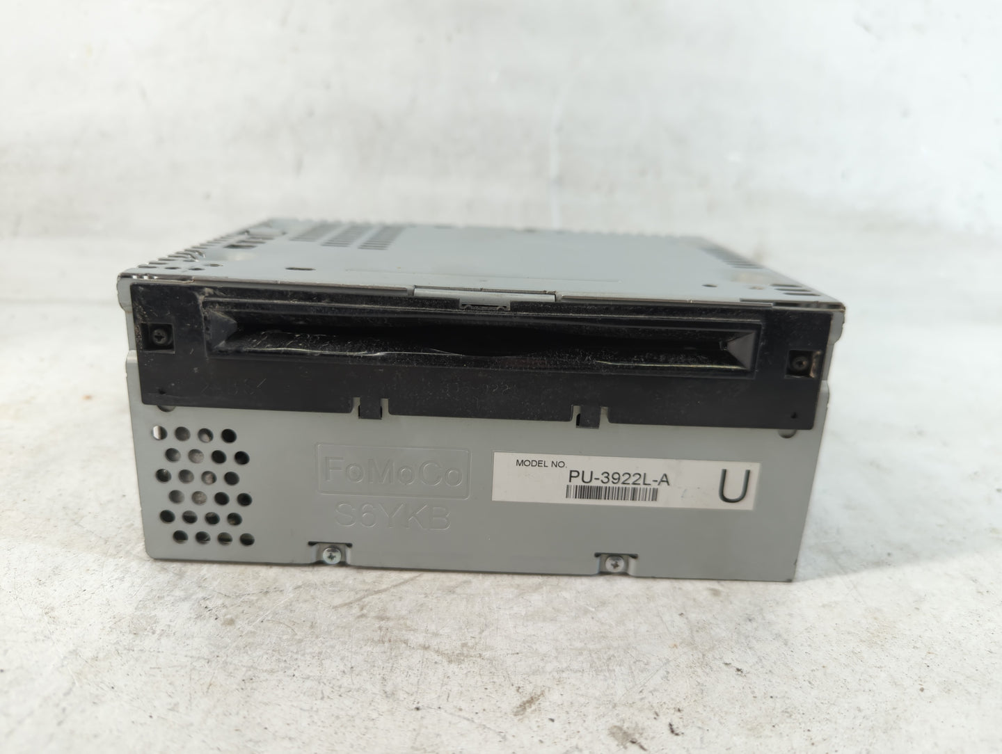 2016-2017 Ford Explorer Radio AM FM Cd Player Receiver Replacement P/N:GB5T-19C107-BF Fits Fits 2016 2017 OEM Used Auto Parts - Oemusedautoparts1.com