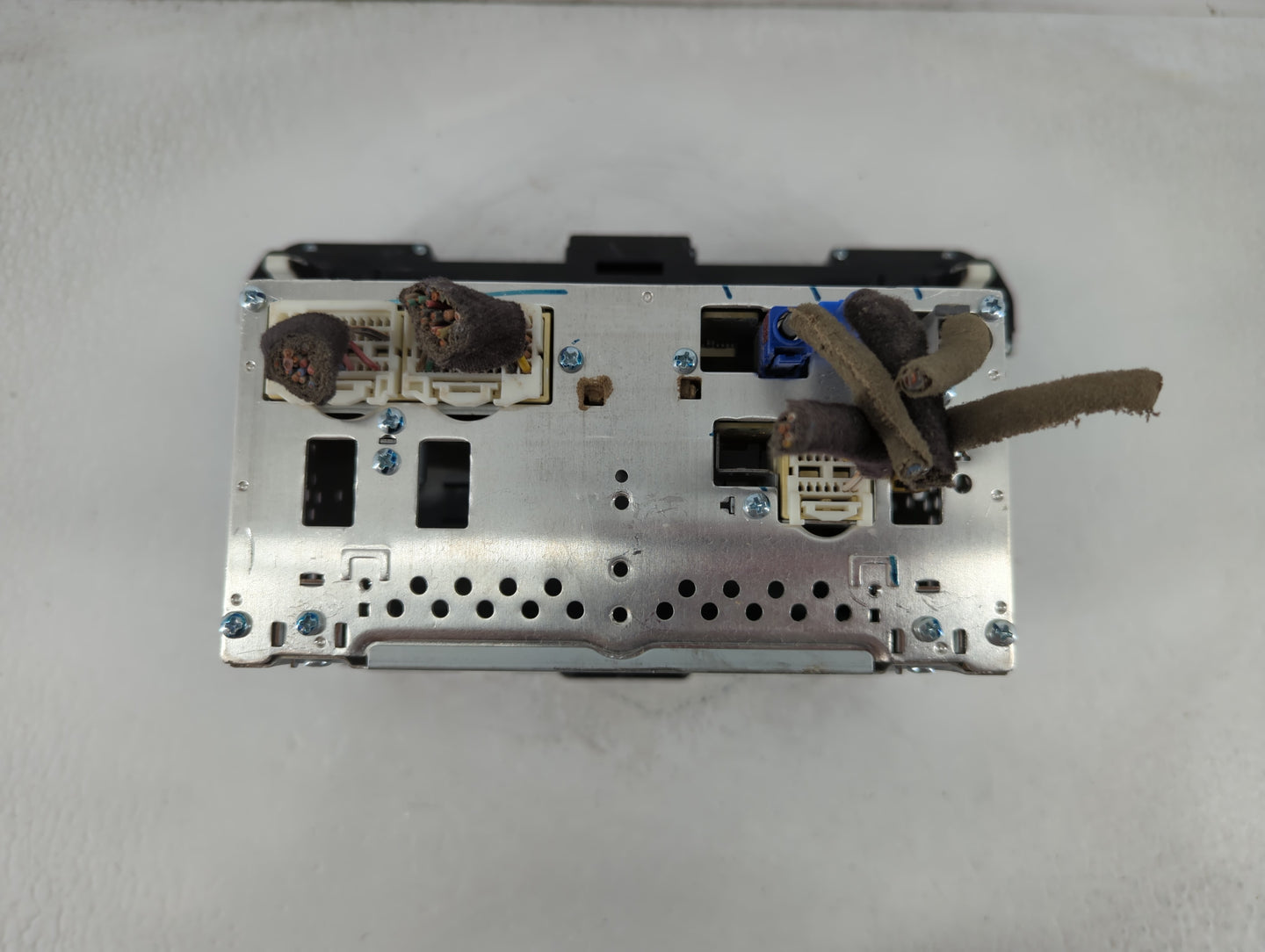 2017-2018 Hyundai Elantra Radio AM FM Cd Player Receiver Replacement P/N:96160-F2101UAT Fits Fits 2017 2018 OEM Used Auto Parts - Oemusedautoparts1.com