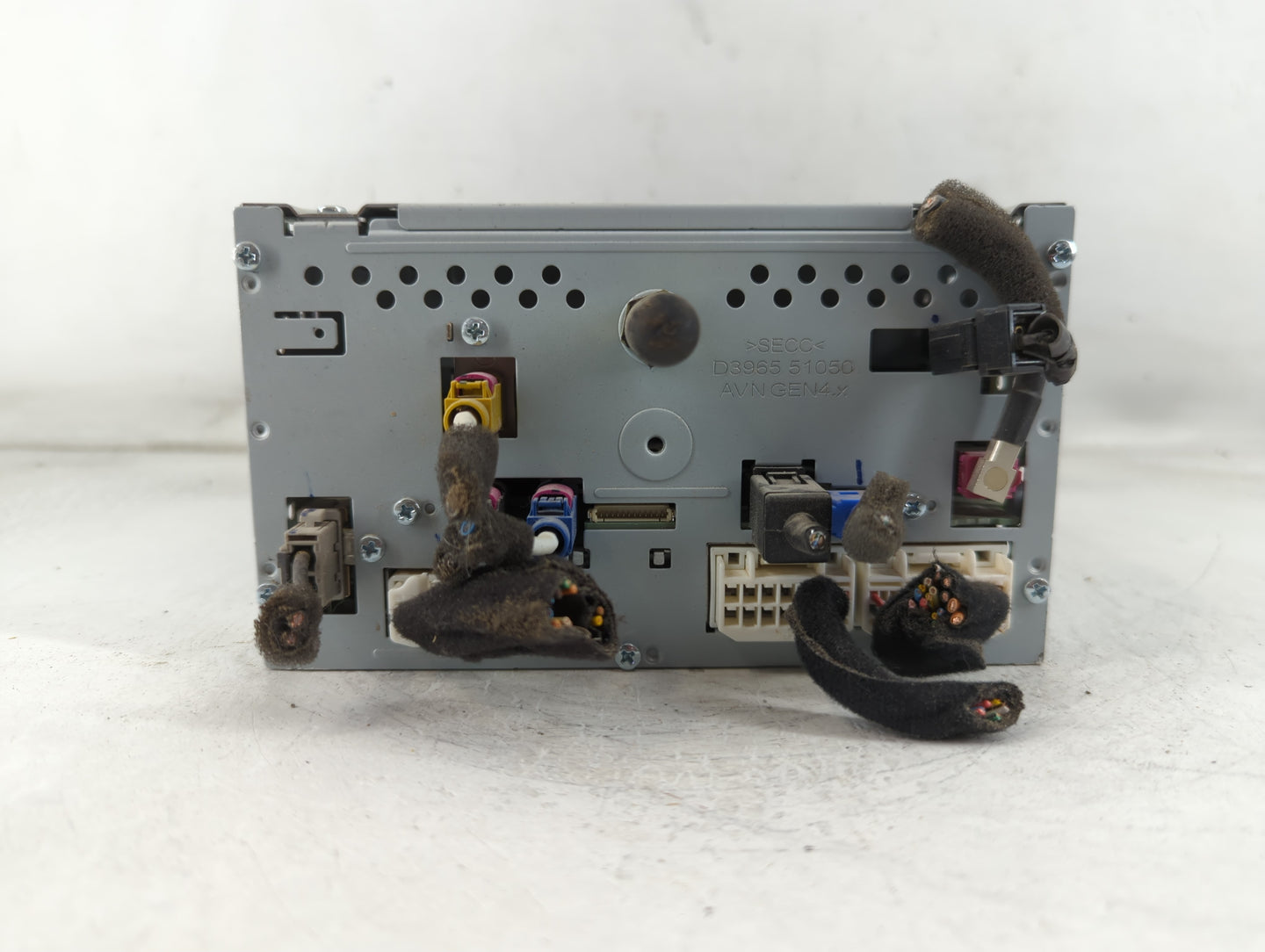 2017 Genesis G80 Radio AM FM Cd Player Receiver Replacement P/N:96560-B1ED04X Fits OEM Used Auto Parts - Oemusedautoparts1.com