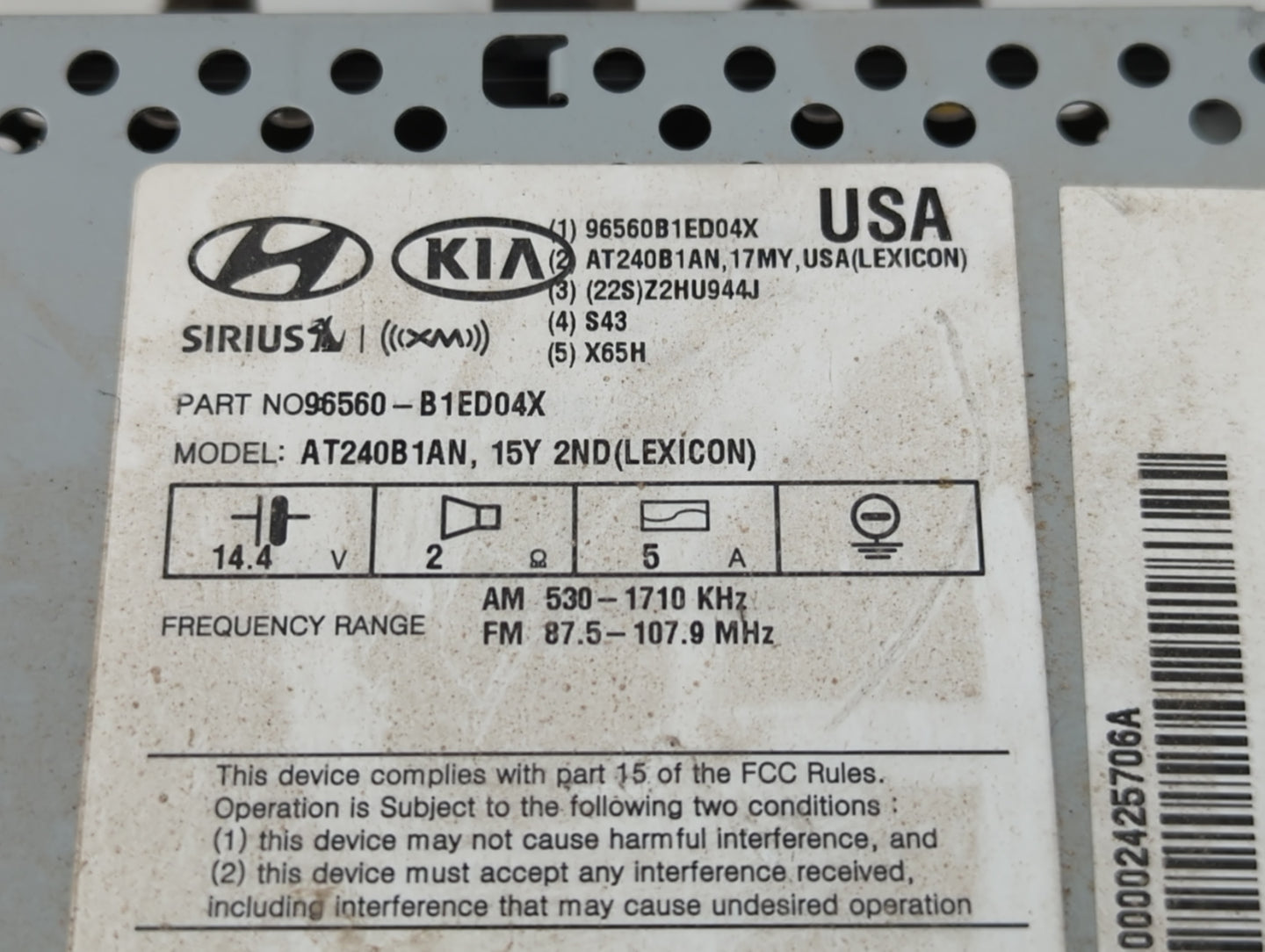 2017 Genesis G80 Radio AM FM Cd Player Receiver Replacement P/N:96560-B1ED04X Fits OEM Used Auto Parts - Oemusedautoparts1.com