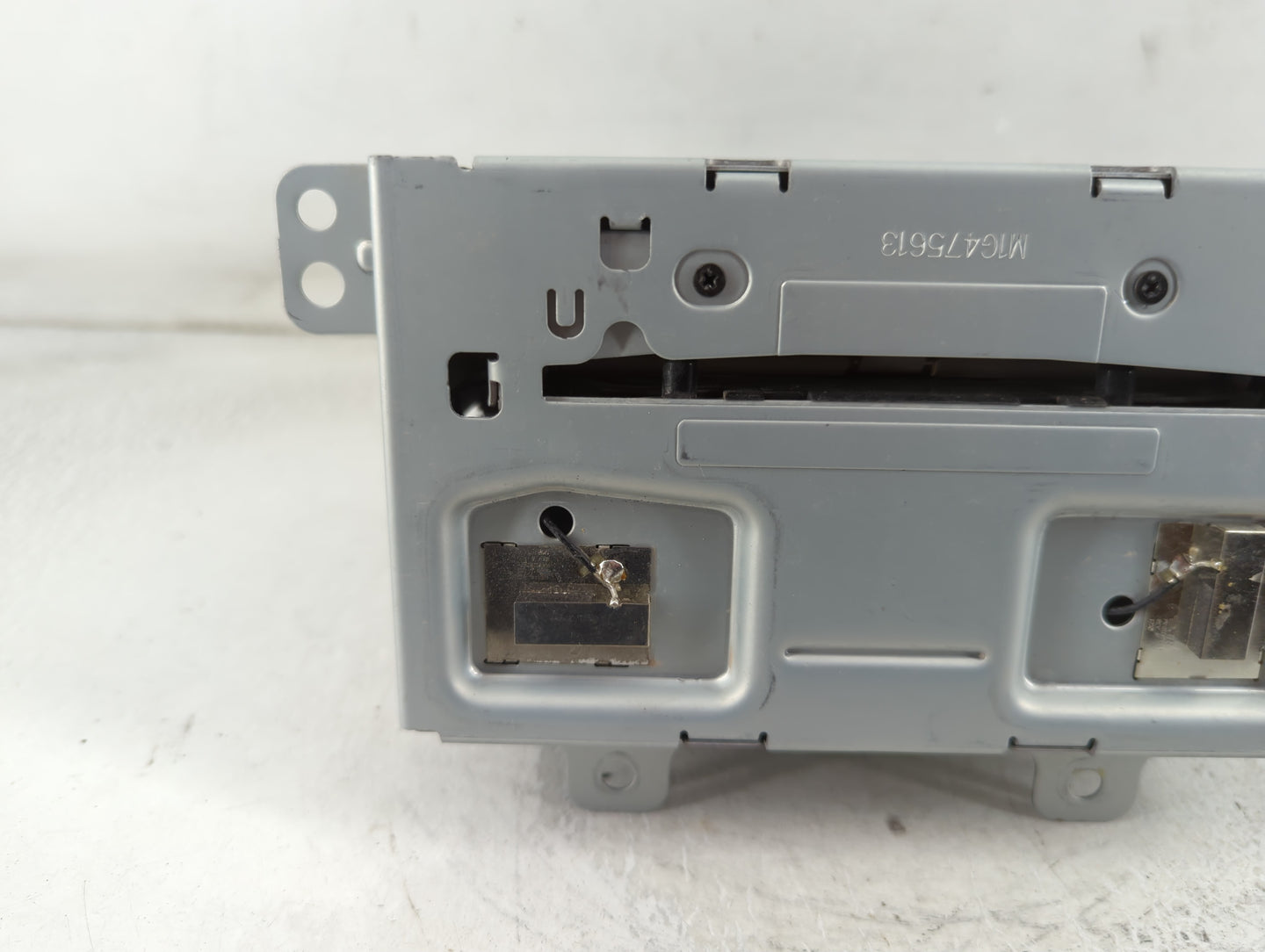 2013-2014 Buick Encore Radio AM FM Cd Player Receiver Replacement P/N:95298147 Fits Fits 2013 2014 OEM Used Auto Parts - Oemusedautoparts1.com