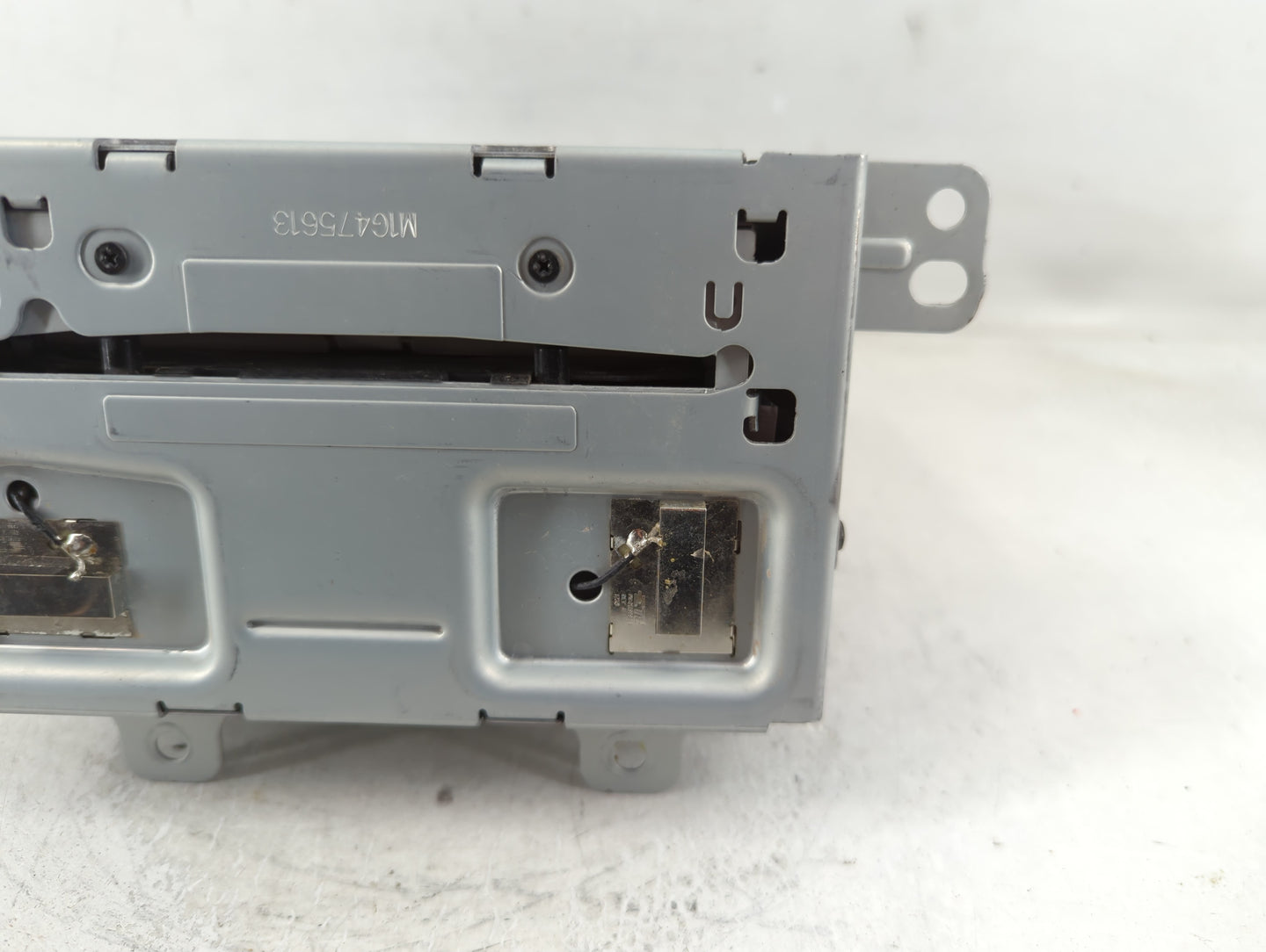 2013-2014 Buick Encore Radio AM FM Cd Player Receiver Replacement P/N:95298147 Fits Fits 2013 2014 OEM Used Auto Parts - Oemusedautoparts1.com