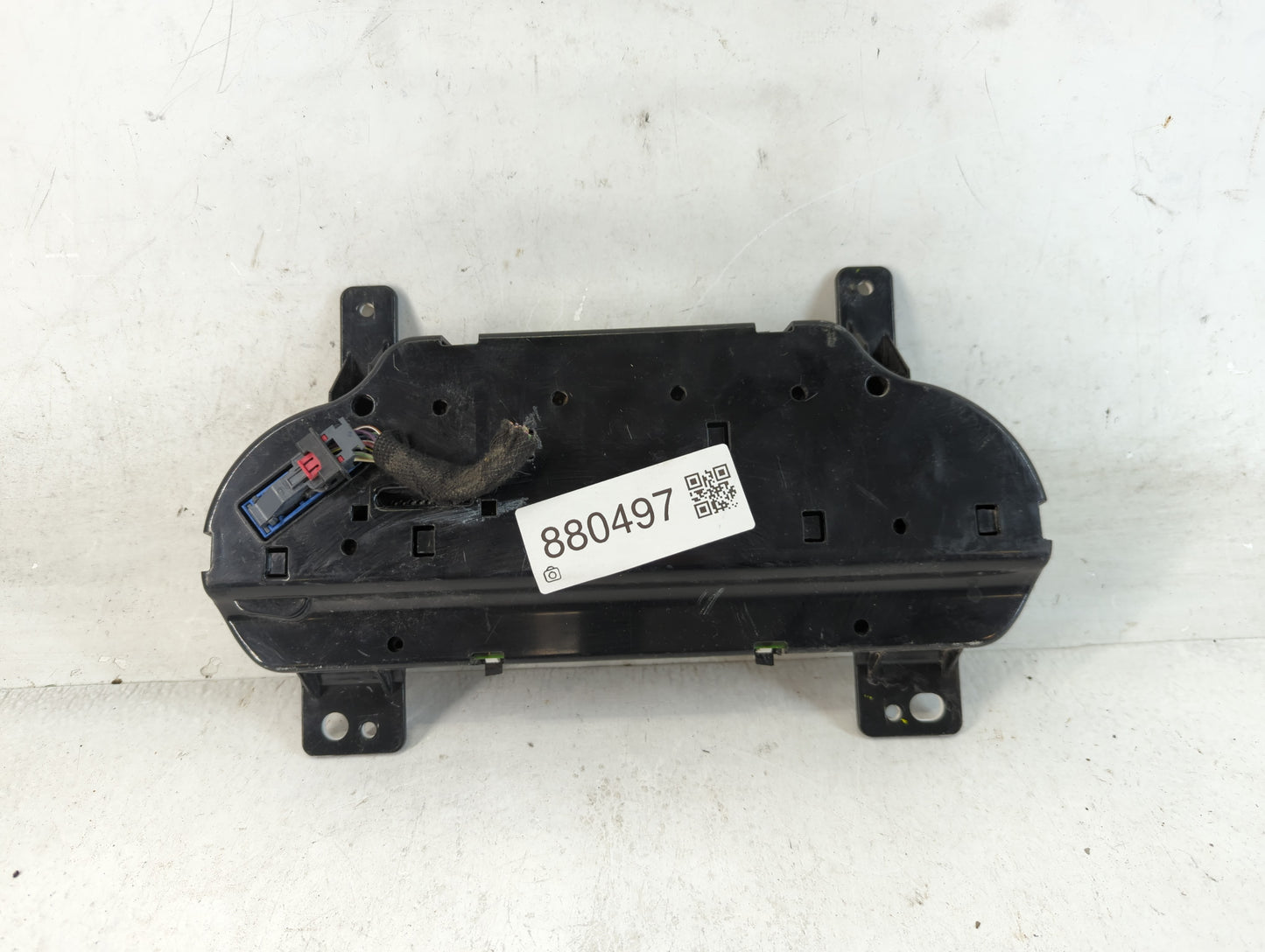 2018-2019 Chevrolet Silverado 1500 Instrument Cluster Speedometer Gauges P/N:84390804 Fits Fits 2018 2019 2020 OEM Used Auto Parts