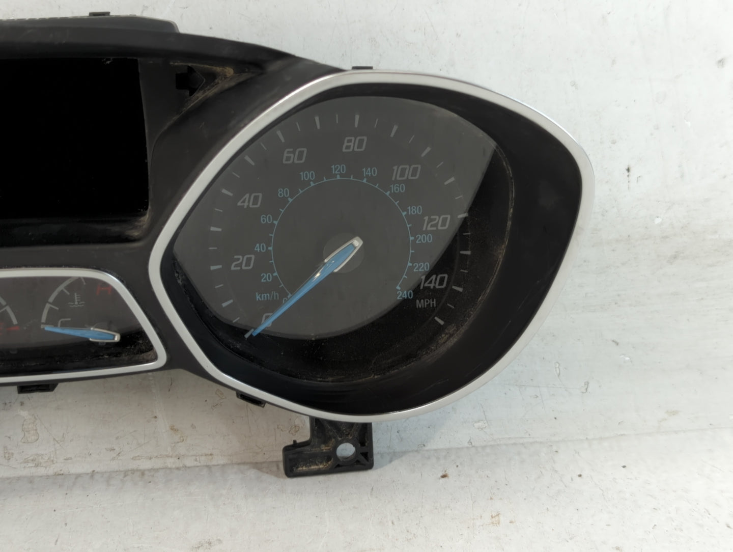 2013-2014 Ford Focus Instrument Cluster Speedometer Gauges P/N:CM5T-10849-CTG Fits Fits 2013 2014 OEM Used Auto Parts - Oemusedautoparts1.com