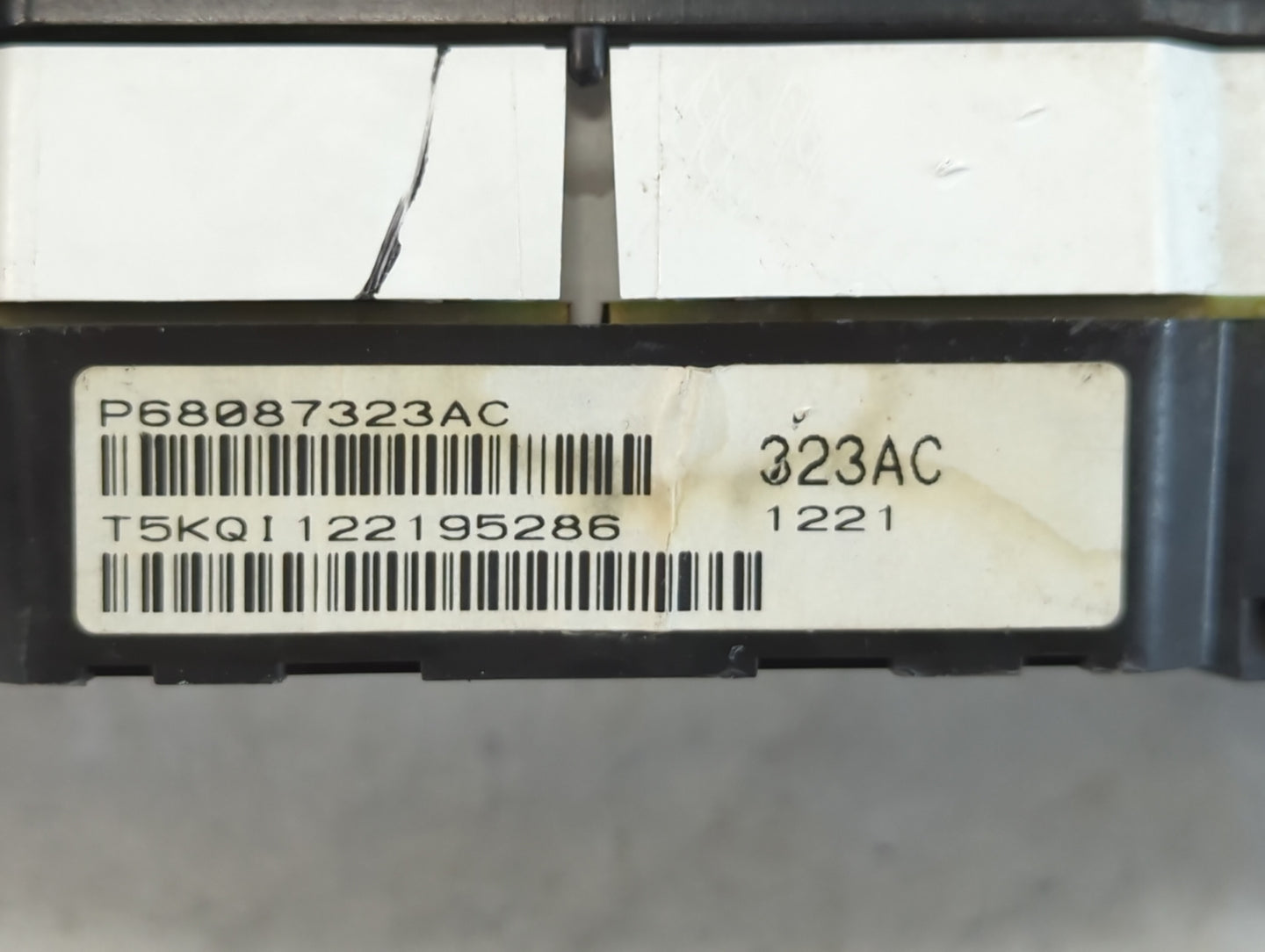 2011-2012 Dodge Caliber Instrument Cluster Speedometer Gauges P/N:P68087323AC Fits Fits 2011 2012 OEM Used Auto Parts - Oemusedautoparts1.com