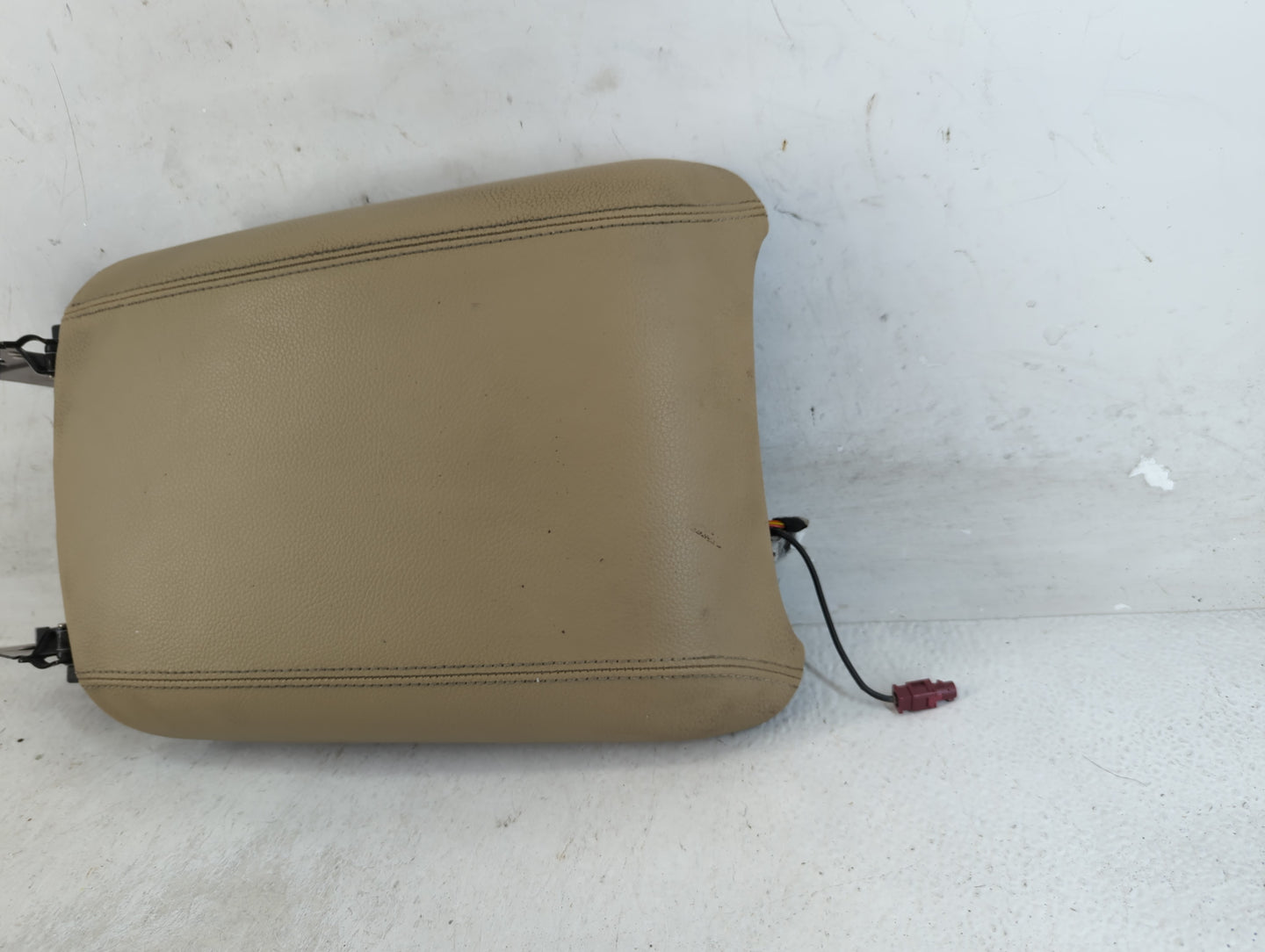 2008 Mercedes-Benz R350 Center Console Armrest Cover Lid Fits OEM Used Auto Parts - Oemusedautoparts1.com