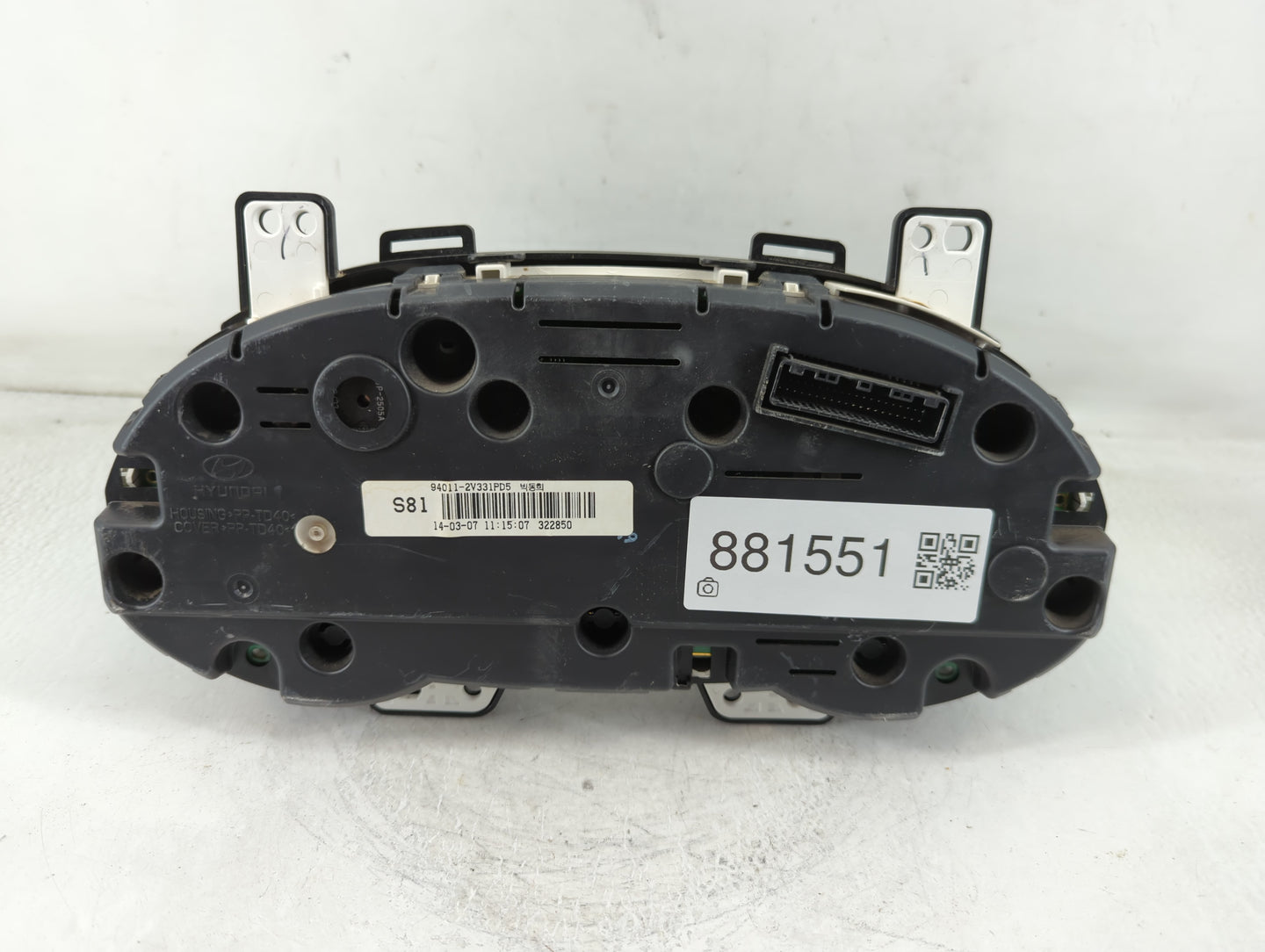 2012-2015 Hyundai Veloster Instrument Cluster Speedometer Gauges P/N:322850 94011-2V331PD5 Fits Fits 2012 2013 2014 2015 OEM Used Auto Parts - Oemusedautoparts1.com