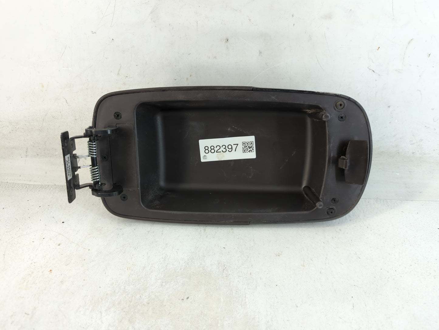 2014-2015 Hyundai Tucson Center Console Armrest Cover Lid Fits Fits 2014 2015 OEM Used Auto Parts - Oemusedautoparts1.com