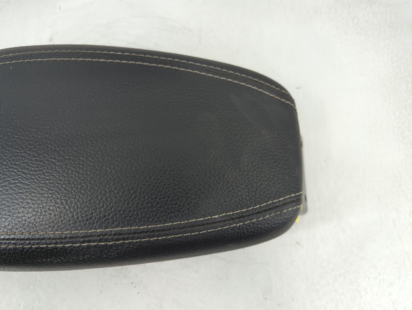 2013-2017 Hyundai Veloster Center Console Armrest Cover Lid P/N:161110 Fits Fits 2013 2014 2015 2016 2017 OEM Used Auto Parts - Oemusedautoparts1.com