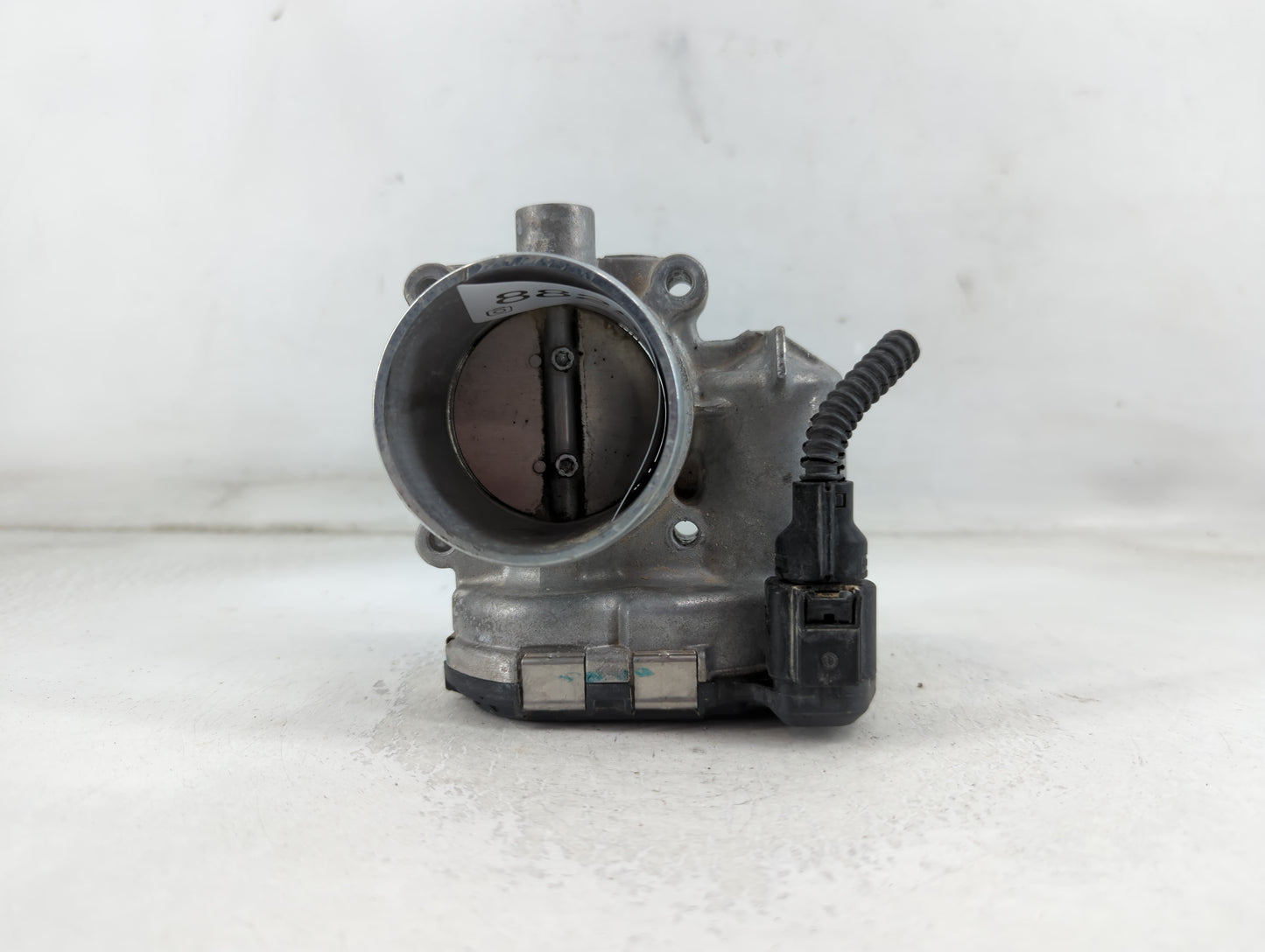 2014-2017 Volkswagen Jetta Throttle Body P/N:06K 133 062 E Fits Fits 2014 2015 2016 2017 OEM Used Auto Parts - Oemusedautoparts1.com