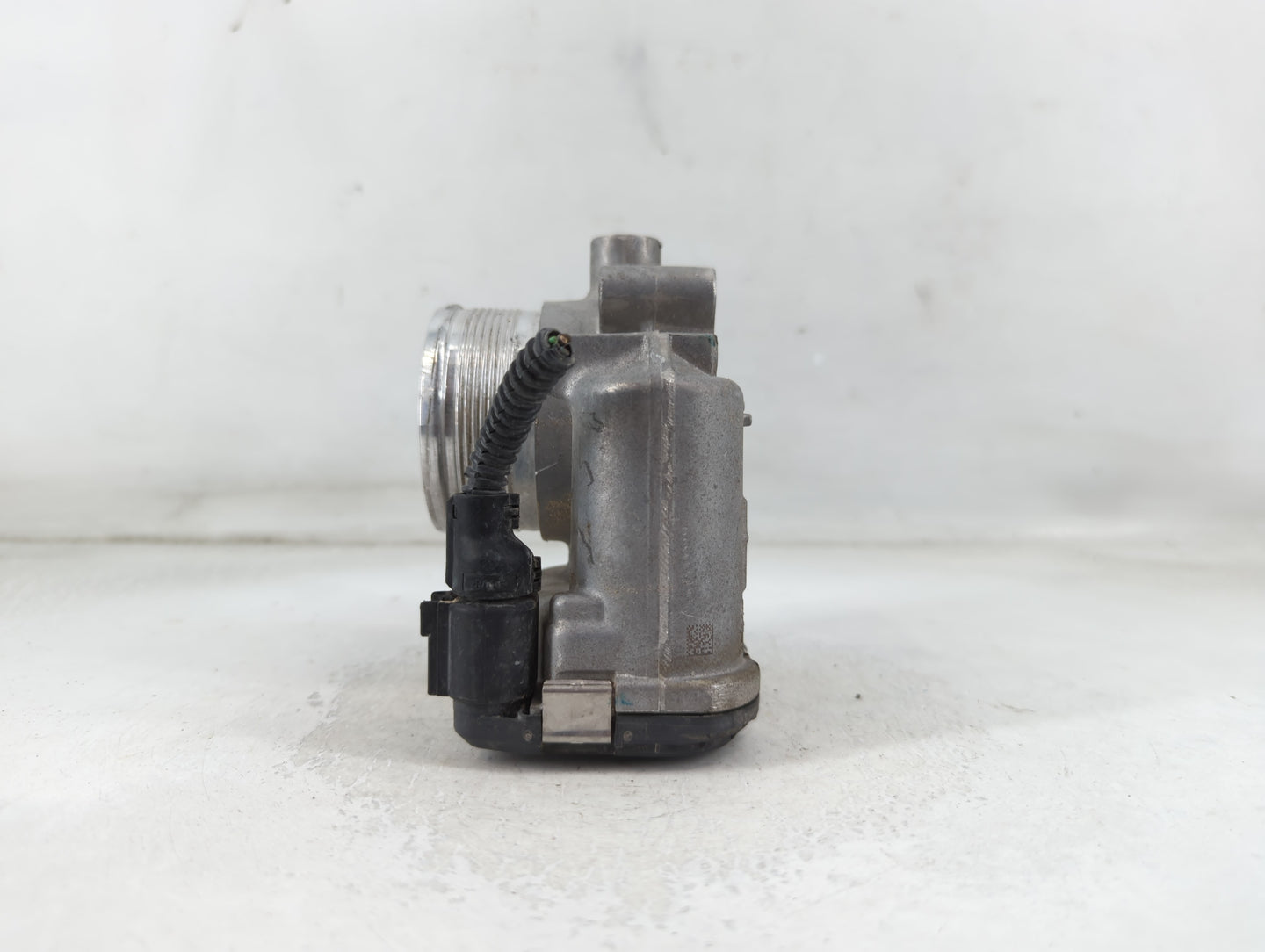 2014-2017 Volkswagen Jetta Throttle Body P/N:06K 133 062 E Fits Fits 2014 2015 2016 2017 OEM Used Auto Parts - Oemusedautoparts1.com