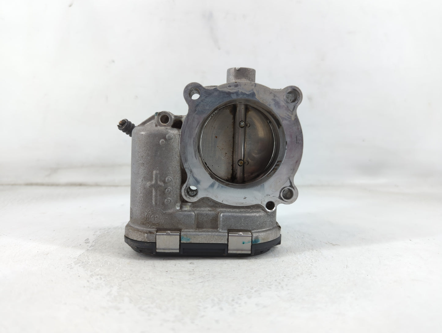 2014-2017 Volkswagen Jetta Throttle Body P/N:06K 133 062 E Fits Fits 2014 2015 2016 2017 OEM Used Auto Parts - Oemusedautoparts1.com