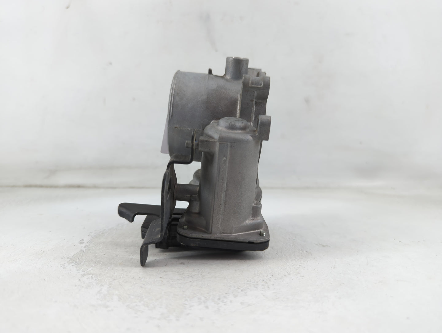 2019-2022 Mazda 3 Throttle Body P/N:5E1800542 Fits Fits 2018 2019 2020 2021 2022 OEM Used Auto Parts - Oemusedautoparts1.com