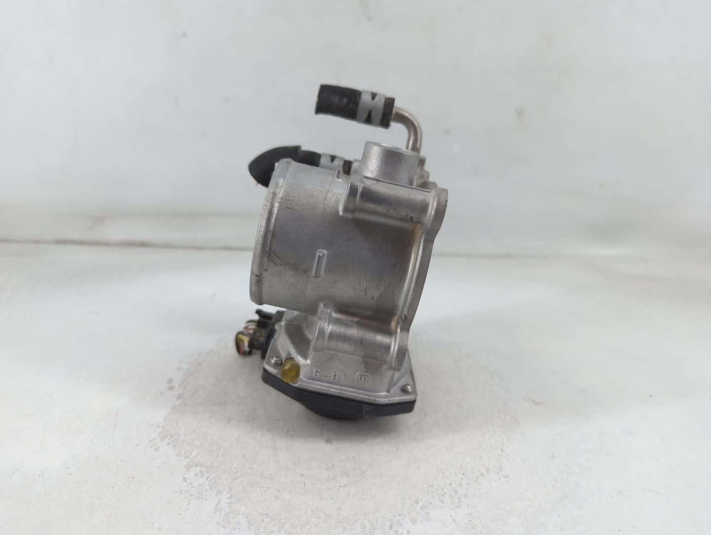 2012-2017 Toyota Camry Throttle Body P/N:22030-36020 Fits Fits 2012 2013 2014 2015 2016 2017 2018 2019 2020 2021 OEM Used Auto Parts - Oemusedautoparts1.com