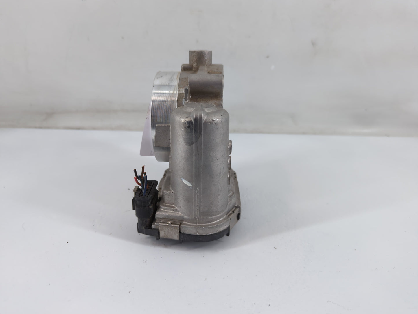 2011-2022 Chrysler 300 Throttle Body P/N:05184349ac Fits Fits 2011 2012 2013 2014 2015 2016 2017 2018 2019 2020 2021 2022 OEM Used Auto Parts