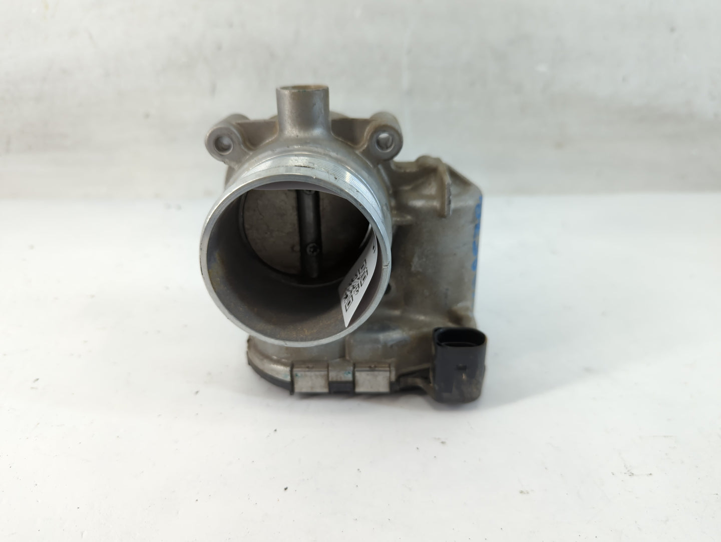 2014-2017 Volkswagen Jetta Throttle Body P/N:06K 133 062 E Fits Fits 2014 2015 2016 2017 OEM Used Auto Parts - Oemusedautoparts1.com