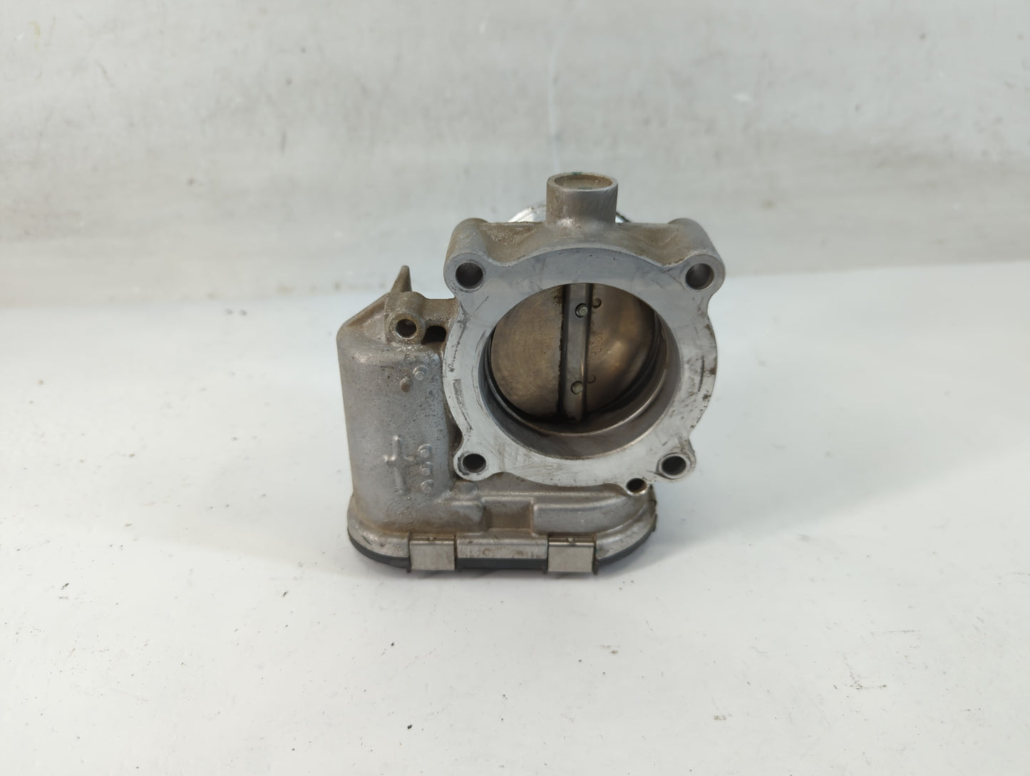2014-2017 Volkswagen Jetta Throttle Body P/N:06K 133 062 E Fits Fits 2014 2015 2016 2017 OEM Used Auto Parts - Oemusedautoparts1.com