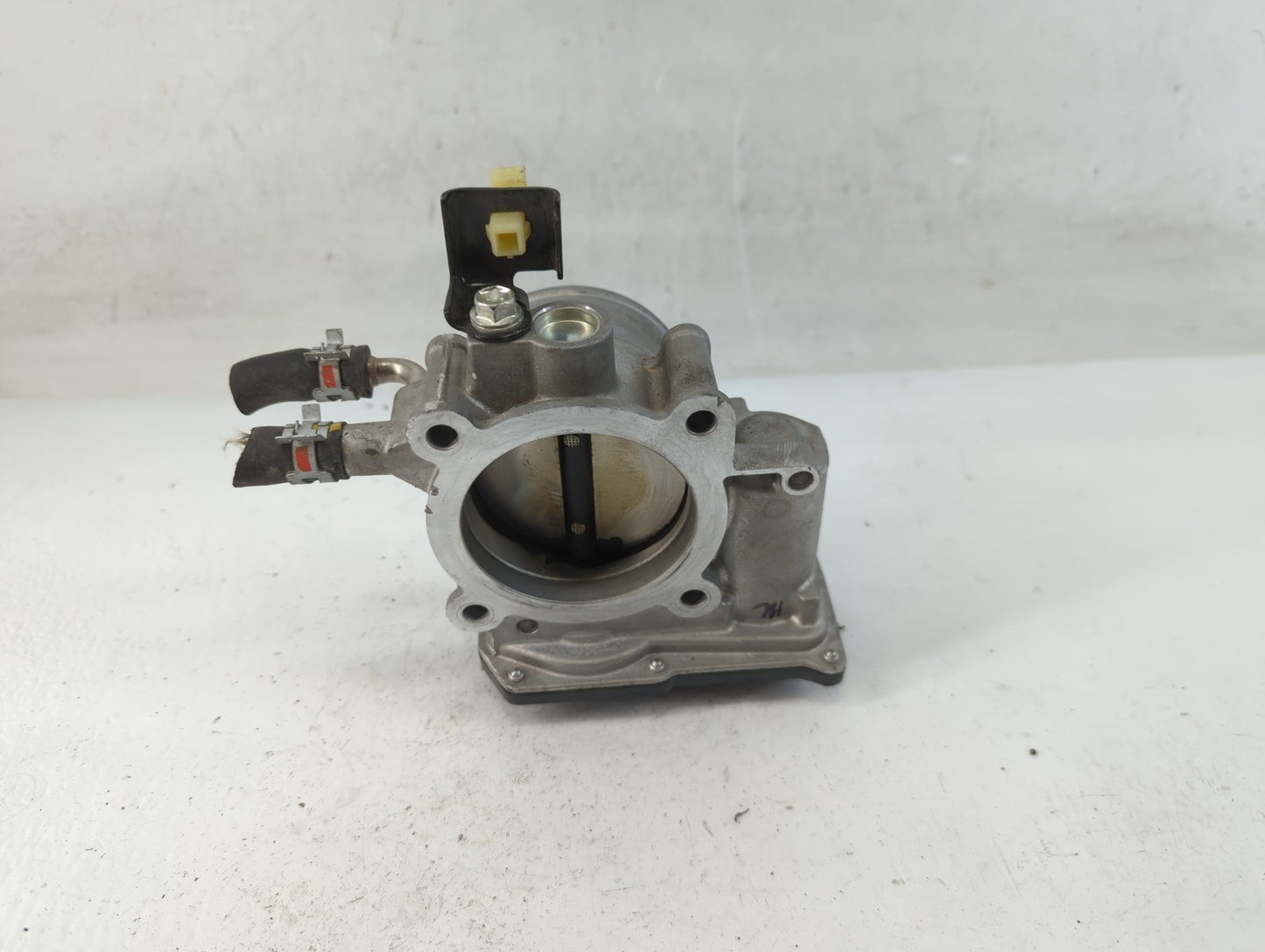 2010-2017 Toyota Camry Throttle Body P/N:22030-0V010 Fits Fits 2009 2010 2011 2012 2013 2014 2015 2016 2017 2018 2019 OEM Used Auto Parts - Oemusedautoparts1.com