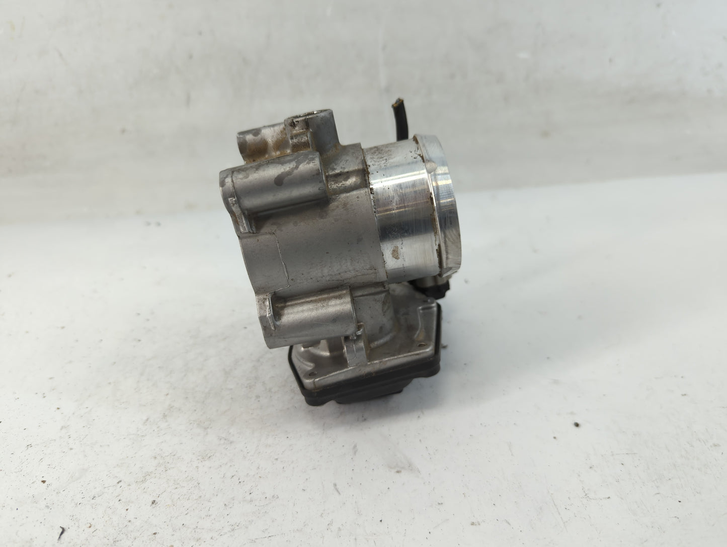 2014-2020 Ford Fusion Throttle Body P/N:B16 200 4652 DS7G-9F991-BB Fits Fits 2014 2015 2016 2017 2018 2019 2020 OEM Used Auto Parts