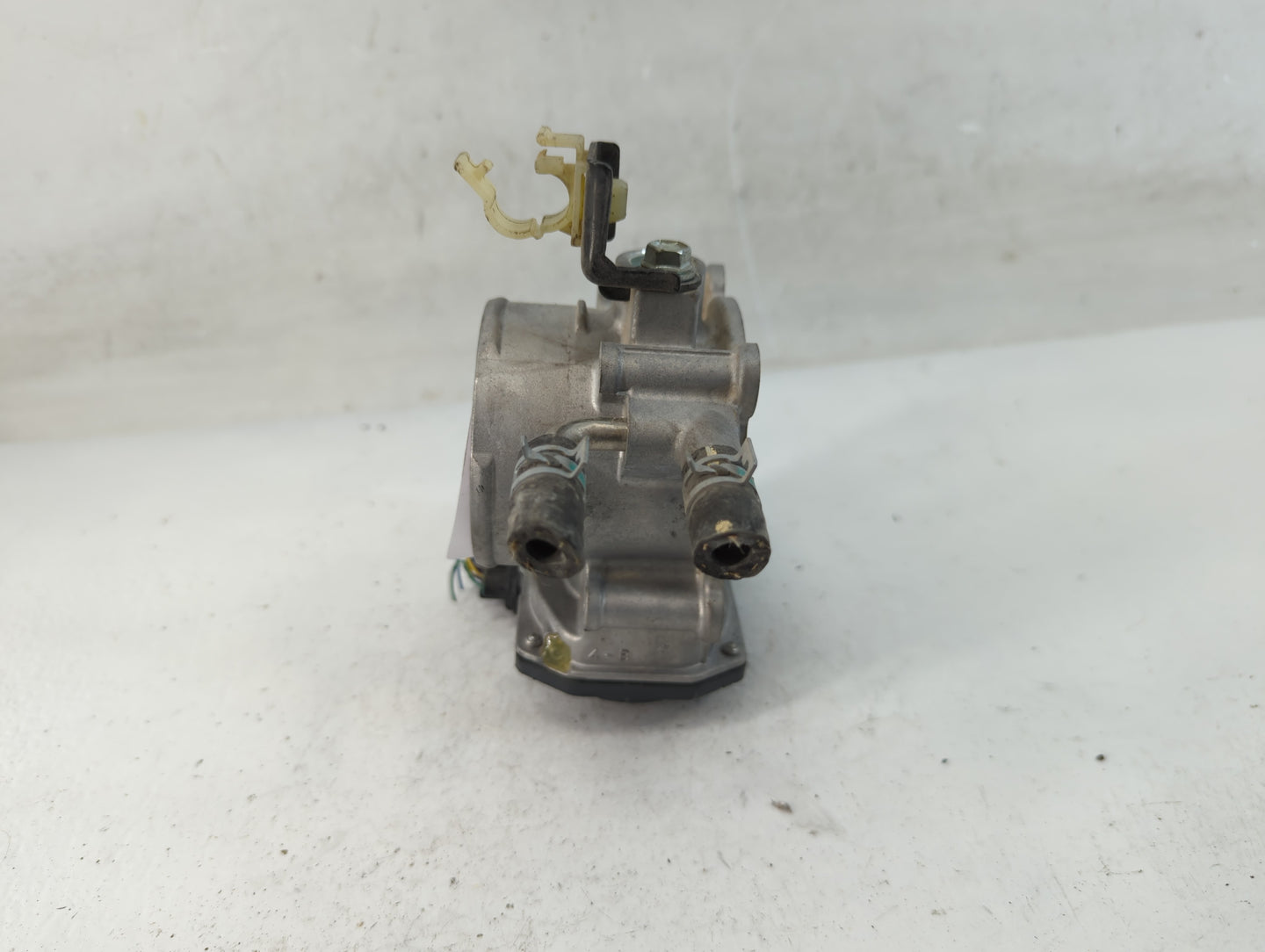 2009-2018 Toyota Rav4 Throttle Body P/N:22030-36010 Fits Fits 2009 2010 2011 2012 2013 2014 2015 2016 2017 2018 2019 OEM Used Auto Parts - Oemusedautoparts1.com
