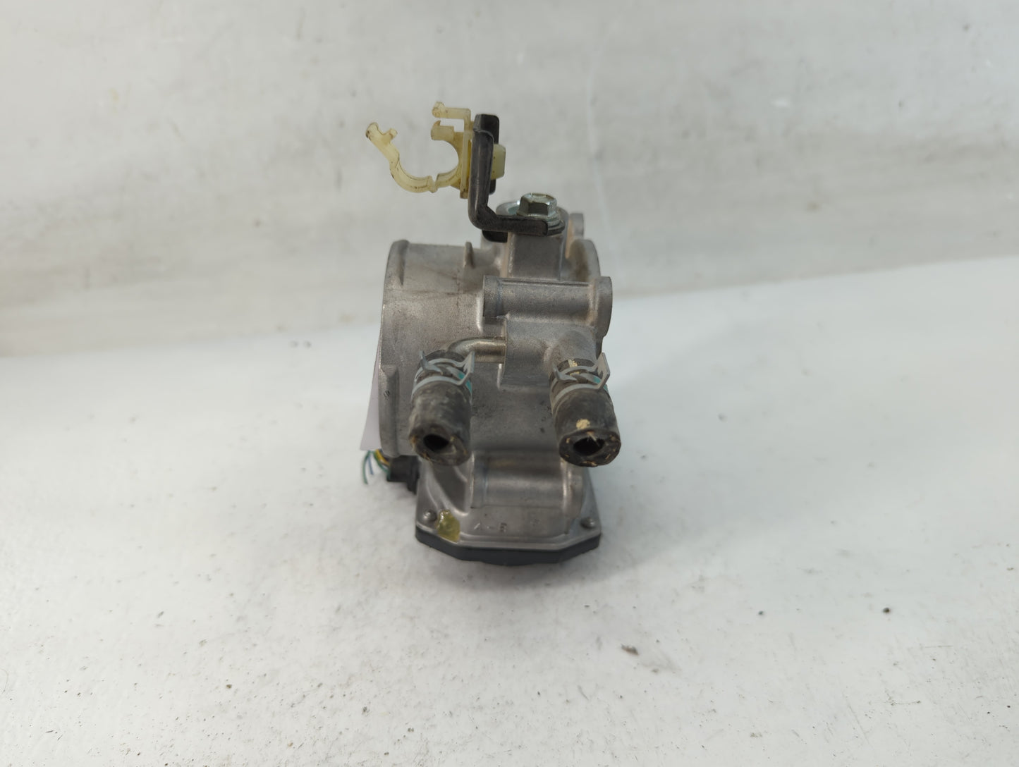 2009-2018 Toyota Rav4 Throttle Body P/N:22030-36010 Fits Fits 2009 2010 2011 2012 2013 2014 2015 2016 2017 2018 2019 OEM Used Auto Parts - Oemusedautoparts1.com