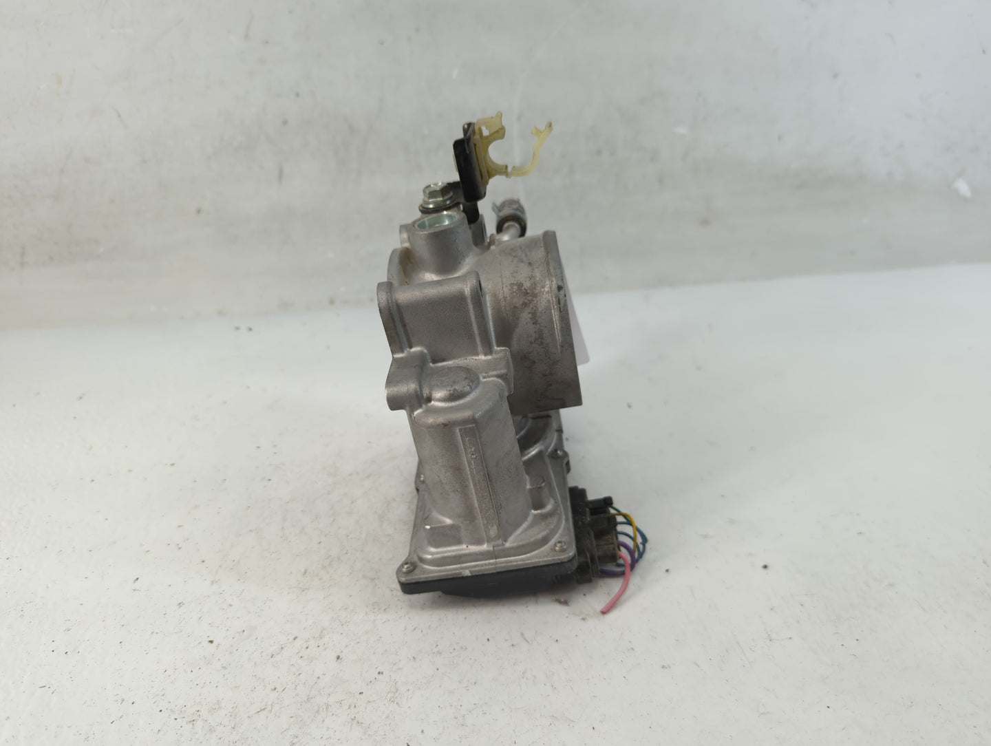 2009-2018 Toyota Rav4 Throttle Body P/N:22030-36010 Fits Fits 2009 2010 2011 2012 2013 2014 2015 2016 2017 2018 2019 OEM Used Auto Parts - Oemusedautoparts1.com