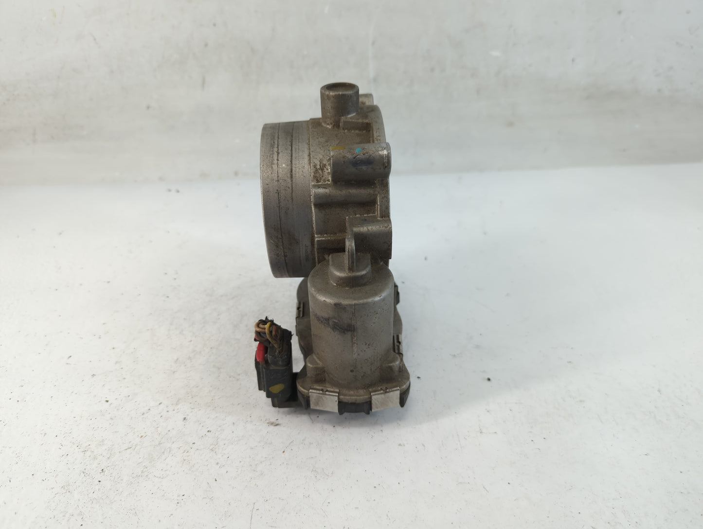 2013-2022 Dodge Challenger Throttle Body P/N:2462 53034251AB Fits Fits 2012 2013 2014 2015 2016 2017 2018 2019 2020 2021 2022 OEM Used Auto Parts - Oemusedautoparts1.com
