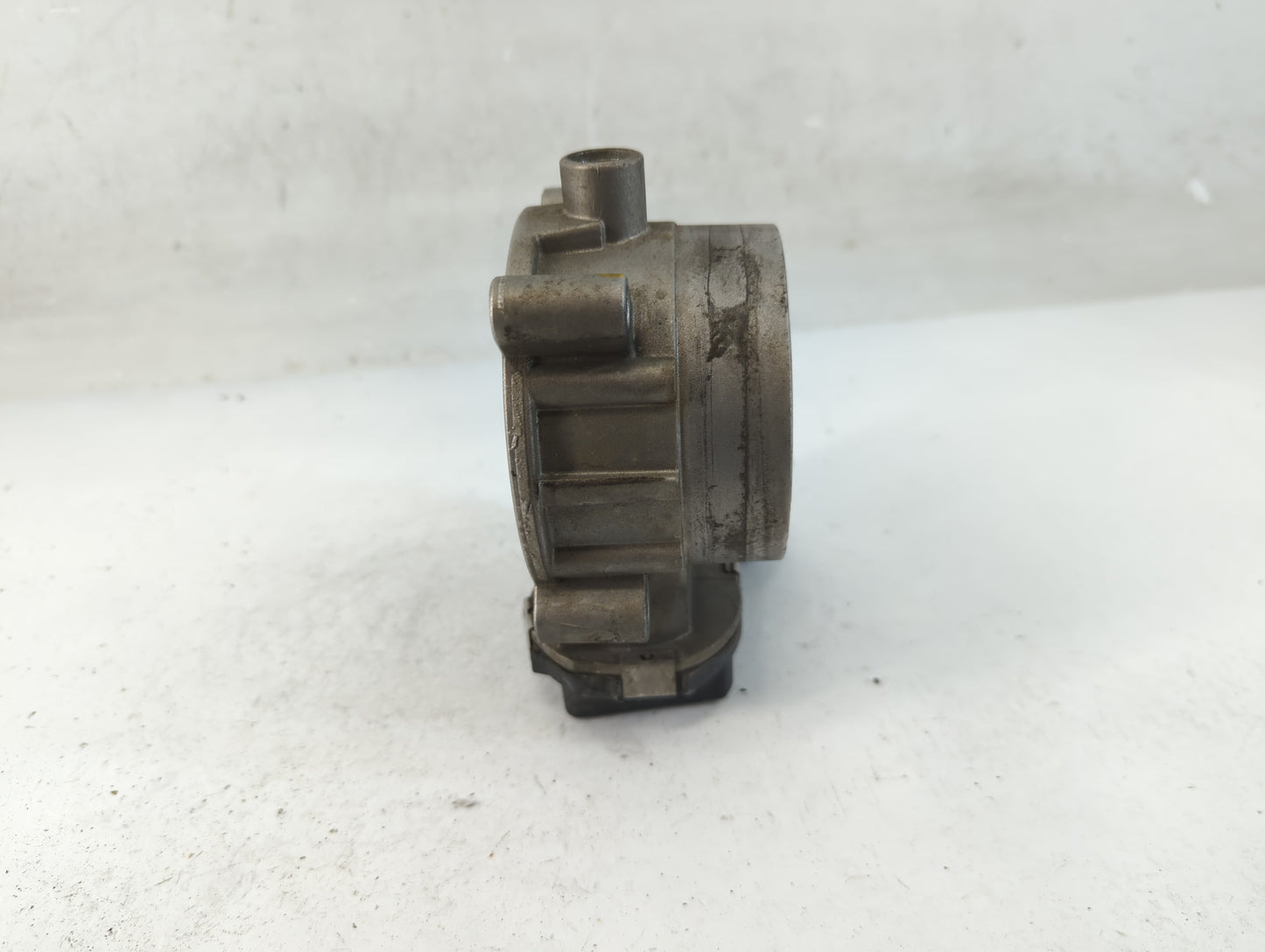 2013-2022 Dodge Challenger Throttle Body P/N:2462 53034251AB Fits Fits 2012 2013 2014 2015 2016 2017 2018 2019 2020 2021 2022 OEM Used Auto Parts - Oemusedautoparts1.com