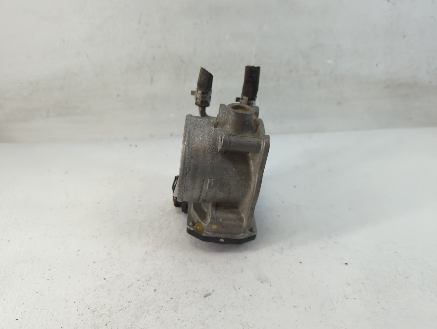 2005-2018 Toyota Avalon Throttle Body P/N:22030-0P050 Fits OEM Used Auto Parts - Oemusedautoparts1.com