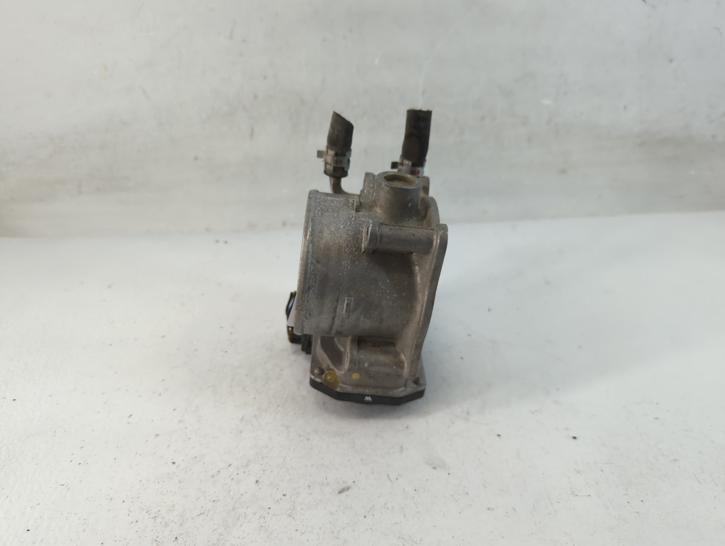 2005-2018 Toyota Avalon Throttle Body P/N:22030-0P050 Fits OEM Used Auto Parts - Oemusedautoparts1.com
