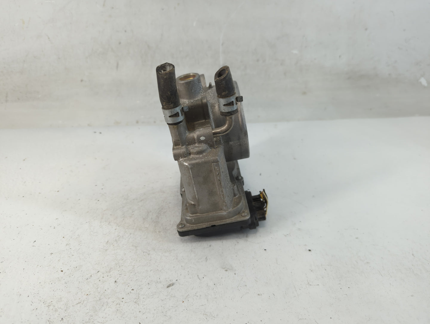 2005-2018 Toyota Avalon Throttle Body P/N:22030-0P050 Fits OEM Used Auto Parts - Oemusedautoparts1.com
