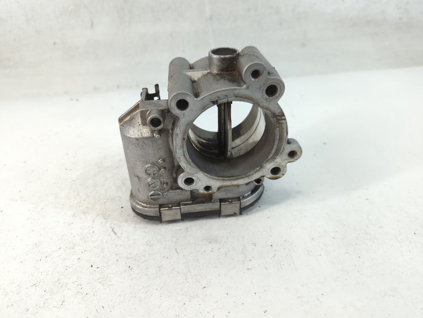 2011-2019 Ford F-350 Super Duty Throttle Body P/N:A 642 090 02 70 Fits Fits 2011 2012 2013 2014 2015 2016 2017 2018 2019 OEM Used Auto Parts