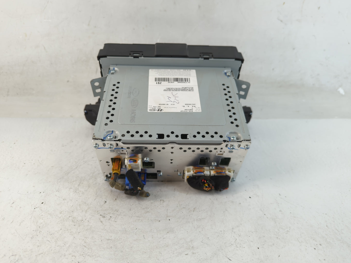 2017-2018 Hyundai Elantra Radio AM FM Cd Player Receiver Replacement P/N:96160-F2101UAT Fits Fits 2017 2018 OEM Used Auto Parts - Oemusedautoparts1.com