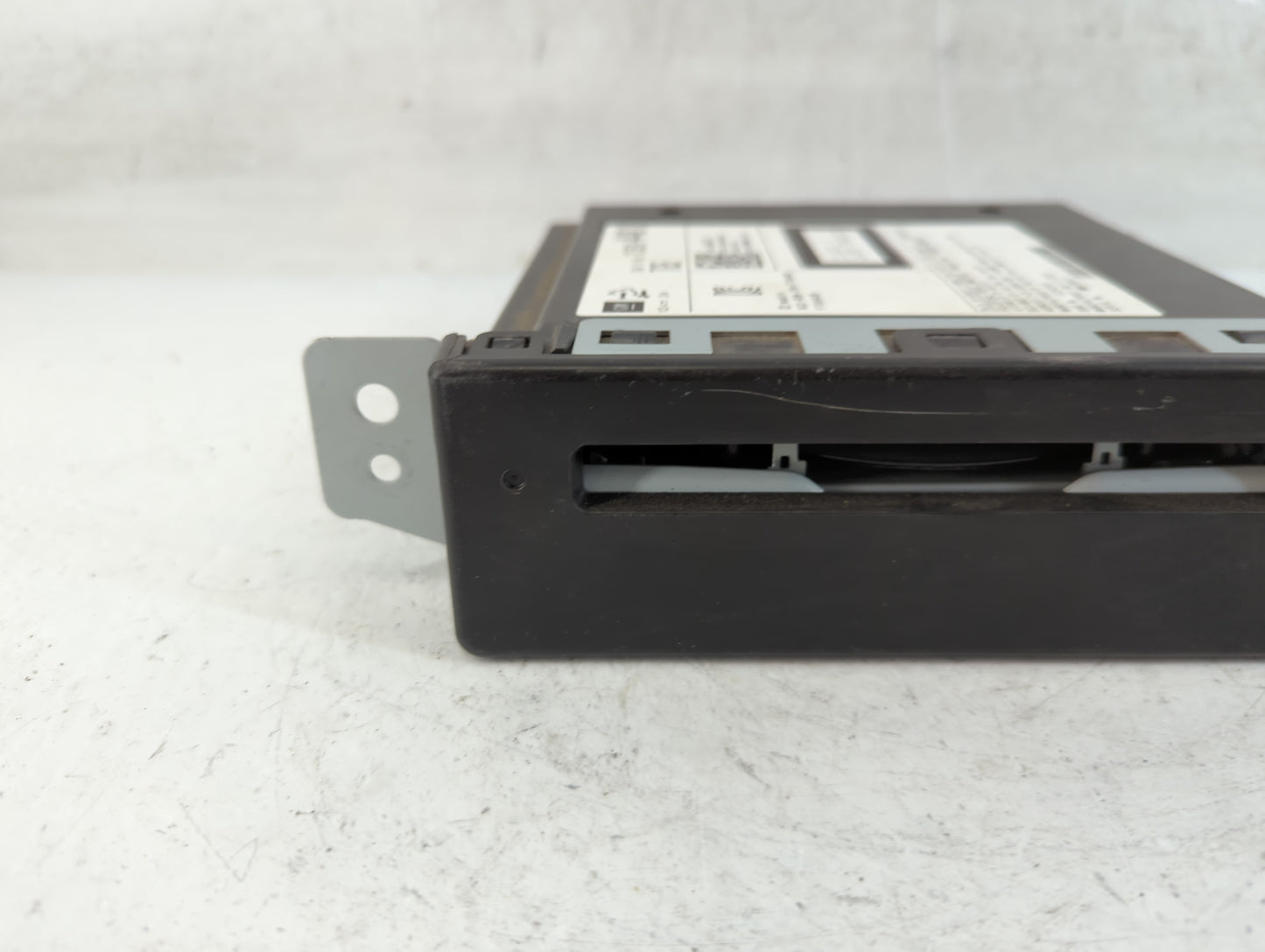 2015-2019 Chevrolet Silverado 1500 Radio AM FM Cd Player Receiver Replacement P/N:13594481 Fits Fits 2015 2016 2017 2018 2019 2020 OEM Used Auto Parts - Oemusedautoparts1.com