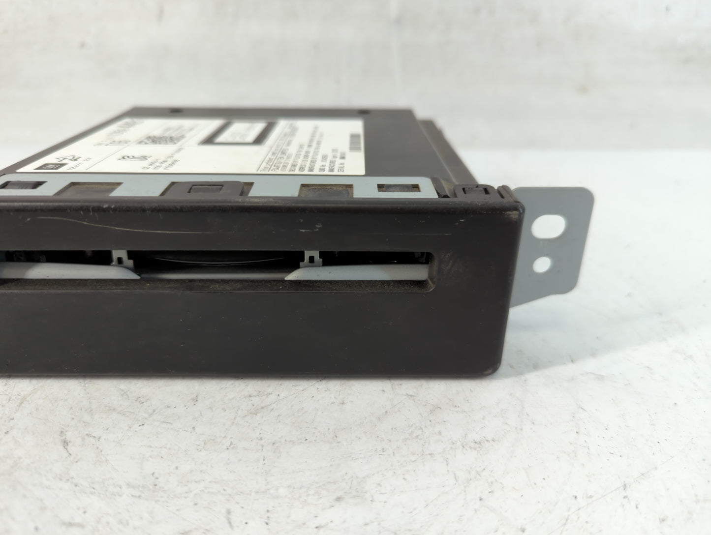 2015-2019 Chevrolet Silverado 1500 Radio AM FM Cd Player Receiver Replacement P/N:13594481 Fits Fits 2015 2016 2017 2018 2019 2020 OEM Used Auto Parts - Oemusedautoparts1.com