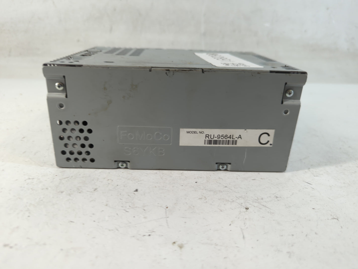 2018 Ford Explorer Radio AM FM Cd Player Receiver Replacement P/N:JB5T-18D832-AB Fits OEM Used Auto Parts - Oemusedautoparts1.com