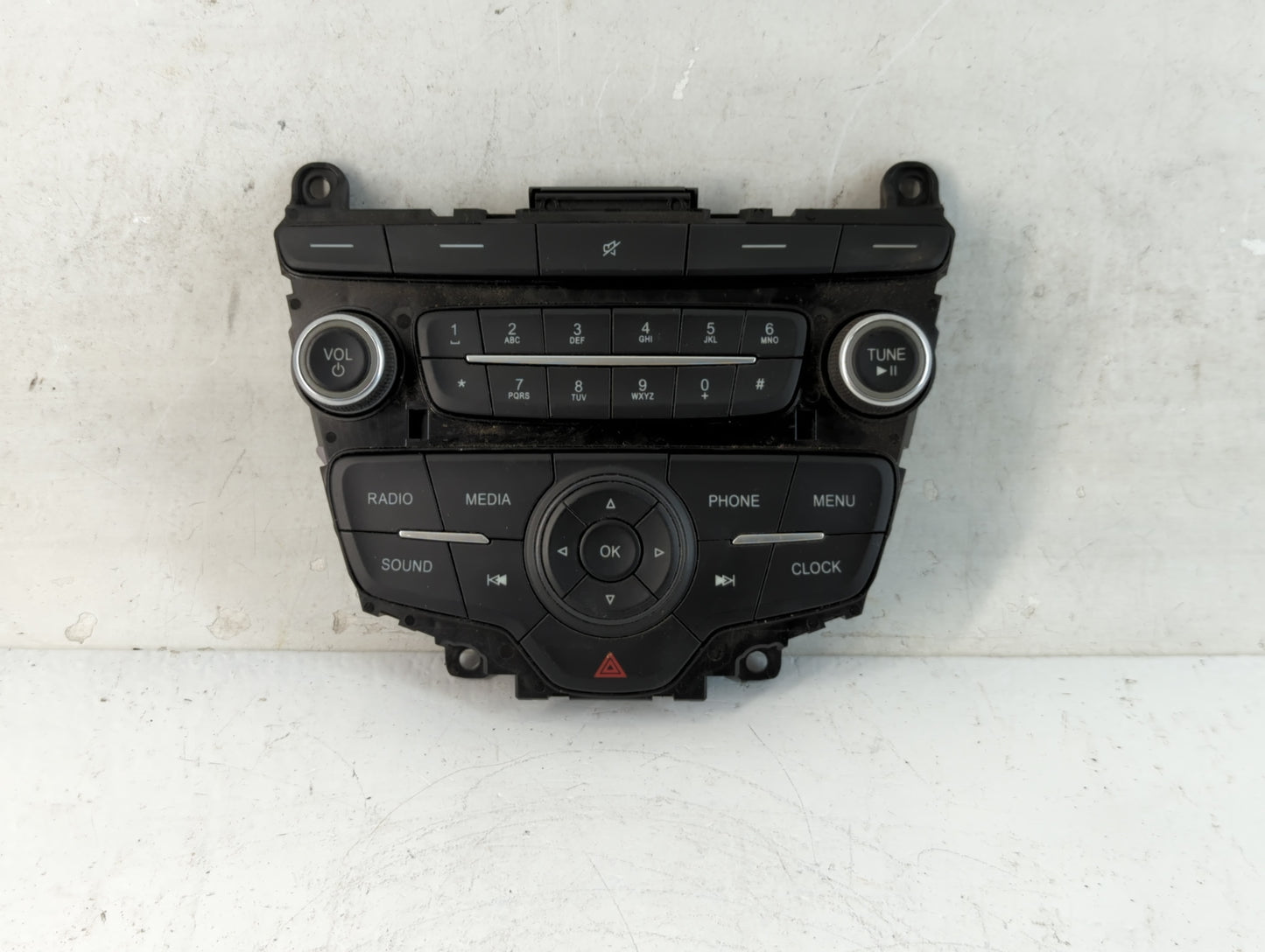 2012-2018 Ford Focus Radio AM FM Cd Player Receiver Replacement P/N:J1ET 18K811 LA Fits Fits 2012 2013 2014 2015 2016 2017 2018 OEM Used Auto Parts