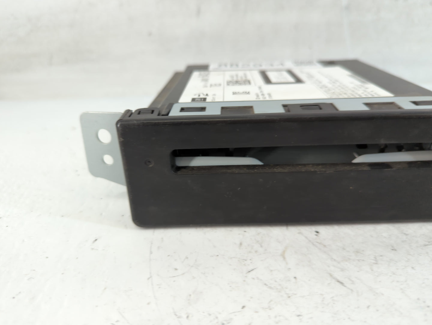 2015-2019 Chevrolet Silverado 1500 Radio AM FM Cd Player Receiver Replacement P/N:84016435 Fits Fits 2015 2016 2017 2018 2019 2020 OEM Used Auto Parts - Oemusedautoparts1.com