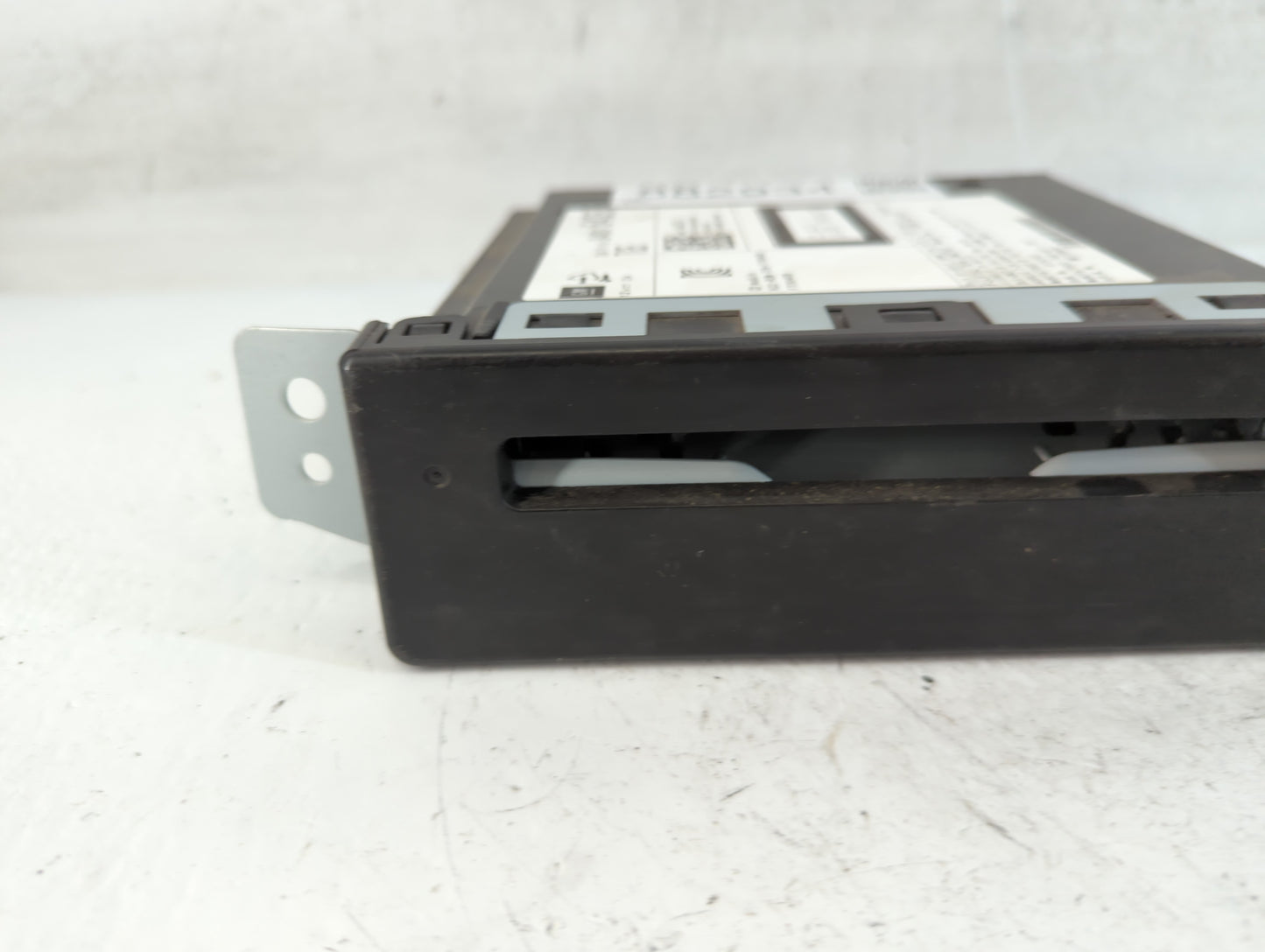 2015-2019 Chevrolet Silverado 1500 Radio AM FM Cd Player Receiver Replacement P/N:84016435 Fits Fits 2015 2016 2017 2018 2019 2020 OEM Used Auto Parts - Oemusedautoparts1.com