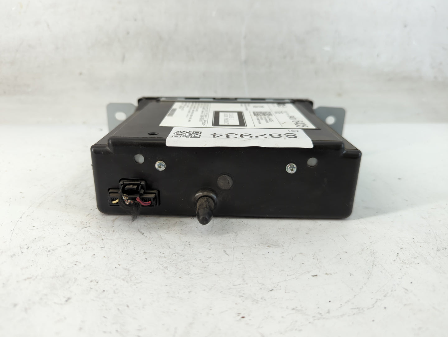 2015-2019 Chevrolet Silverado 1500 Radio AM FM Cd Player Receiver Replacement P/N:84016435 Fits Fits 2015 2016 2017 2018 2019 2020 OEM Used Auto Parts - Oemusedautoparts1.com