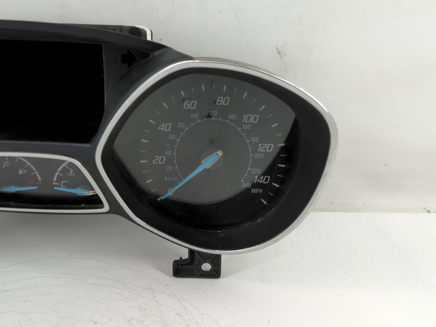 2013-2014 Ford Escape Instrument Cluster Speedometer Gauges Fits Fits 2013 2014 OEM Used Auto Parts - Oemusedautoparts1.com