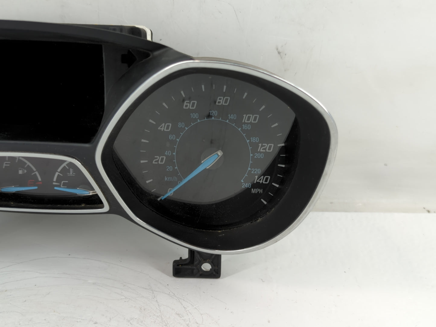 2013-2014 Ford Escape Instrument Cluster Speedometer Gauges Fits Fits 2013 2014 OEM Used Auto Parts - Oemusedautoparts1.com