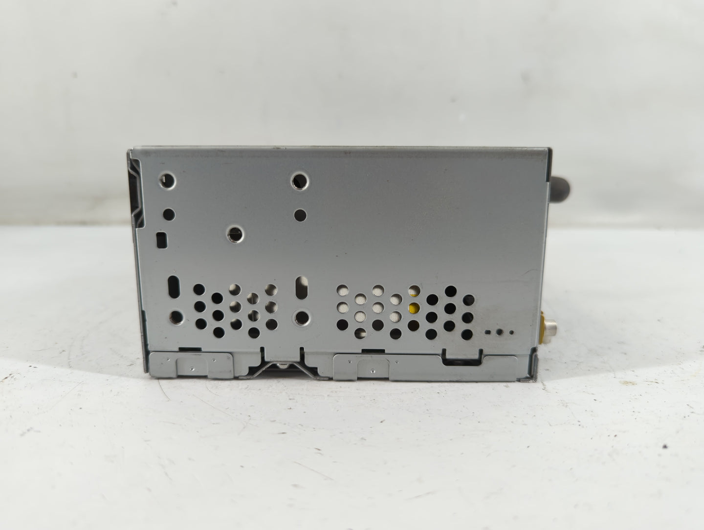 2012-2013 Ford Edge Radio AM FM Cd Player Receiver Replacement Fits Fits 2012 2013 OEM Used Auto Parts - Oemusedautoparts1.com